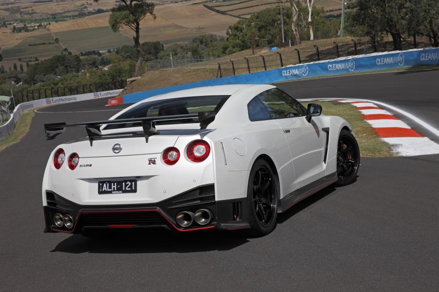  Nissan GT-R Nismo 2017 года  (AU) (фото 27 из 34)